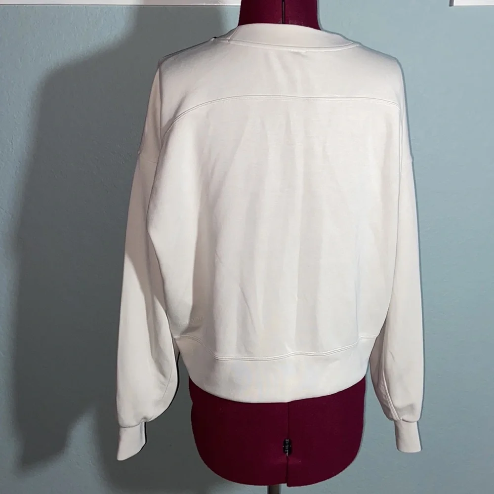 Lululemon Softstreme Perfectly Oversized Cropped Crew - Picture 8 of 10